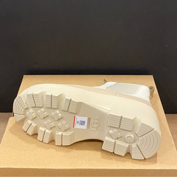 UGG Women's Brisbane Chelsea Sea Salt Ankle Boots Bootie Shoes Flats NEW - Picture 4 of 4